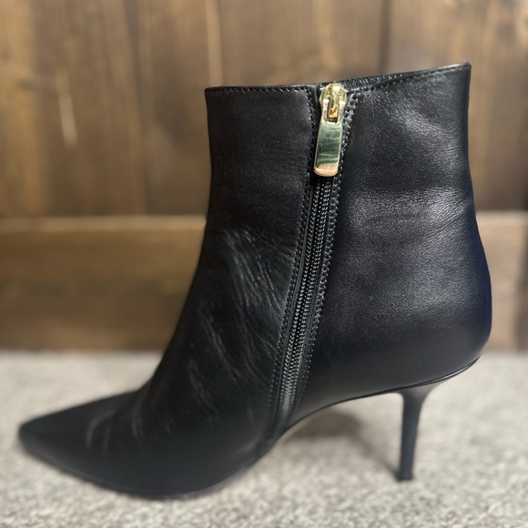 L'AGENCE-pre-loved
Aimee Stiletto Heel Leather Ankle Boots Size 37.5 - Picture 6 of 10
